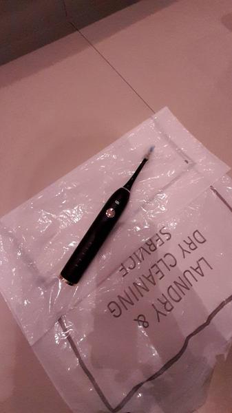 Electric toothbrush Zwart