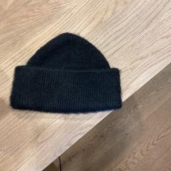 Gorro Zwart, segons ha informat Designer Outlet Roosendaal mitjançant iLost