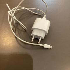 Charger, jak nahlášeno MEININGER Hotel Berlin "Mitte" Humboldthaus pomocí iLost