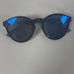 Okulary słoneczne Blauw, zgłoszono przez Pathé Ypenburg przy użyciu iLost