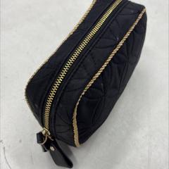 メイクポーチ, a été signalé par IKEA新宿 utilisant iLost