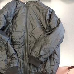 Kläder Jas, rapporterat av Regio Limburg - Leuven med iLost