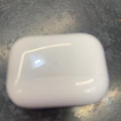 Tapones para los oídos, ha sido reportado por Rotterdam The Hague Airport con iLost