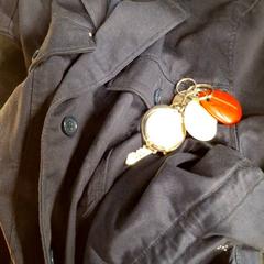 Bunda Veste bleu marine clefs de maison avec badge, jak nahlášeno IKEA Villiers-sur-Marne pomocí iLost