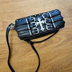 حقائب حمل وحقائب اليد، كما تم الإبلاغ عنه بواسطة GVB عبر iLost