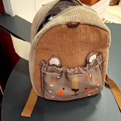 Mochila Marron, ha sido reportado por IKEA Paris Nord Roissy con iLost