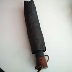 Parapluie, a été signalé par Twisto utilisant iLost