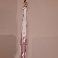 Raspall de dents elèctric electrische, segons ha informat Van der Valk Hotel Schiphol mitjançant iLost