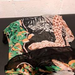 ショール Verschillende kleuren がiLostで IKEA Wilrijk によって報告されました