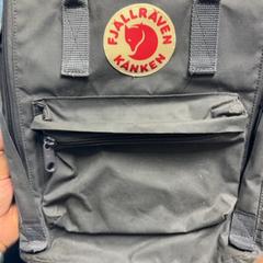 Borsa Fjallraven kanken rugtas grijs, come riportato da Pathé Amsterdam Noord utilizzando iLost