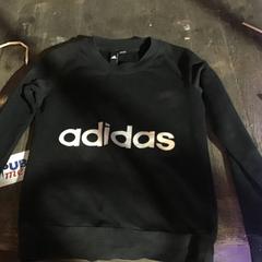 Truitje Zwarte Adidas truitje, ako bolo nahlásené De Heeren van Aemstel pomocou iLost