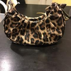 Taška, jak nahlášeno Qbuzz U-OV pomocí iLost