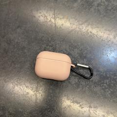 Airpod, come riportato da Rotterdam The Hague Airport utilizzando iLost