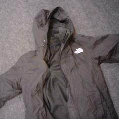 Chaqueta, ha sido reportado por SnowWorld Landgraaf con iLost