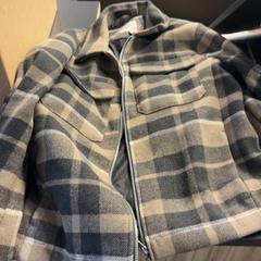 İLost kullanarak Pathé Amsterdam Noord tarafından bildirildiği gibi Dış giyim Wollen met patroon jack en jones