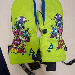 Gloves, as reported by IKEA Praha – Černý Most using iLost