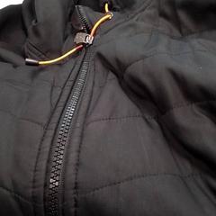 السترة Zwart، كما تم الإبلاغ عنه بواسطة Qbuzz Fryslân عبر iLost