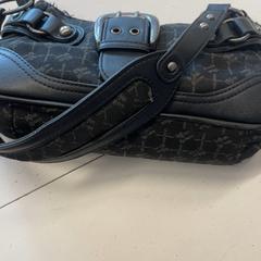 かばん Campbell がiLostで GVB によって報告されました