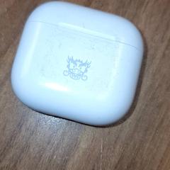 Etui na airpody, zgłoszono przez Qbuzz DMG przy użyciu iLost