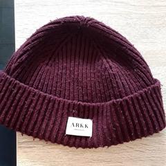 Beanie, jak nahlášeno EBS Tramplein pomocí iLost