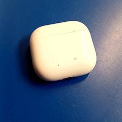 Airpods case, zoals gemeld door IKEA Saint-Etienne met iLost