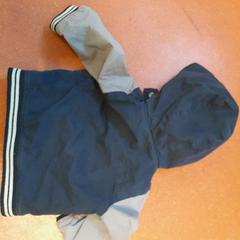 Casaco bomber bleu marine, como reportado por TCL utilizando o iLost