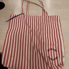 Bag, som rapportert av IKEA Bayonne Ametzondo ved bruk av iLost