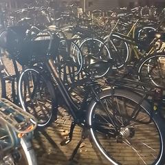 Zwarte fiets, jak bylo nahlášeno na iLost