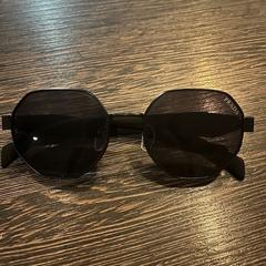 Ulleres de sol, segons ha informat WestCord Hotel Eindhoven mitjançant iLost