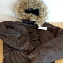 Kleding - Jas, ha sido reportado por Centraal magazijn con iLost