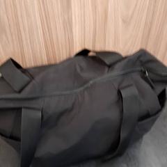 حقائب حمل وحقائب اليد، كما تم الإبلاغ عنه بواسطة Rotterdam The Hague Airport عبر iLost