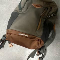 Sac à dos Grijs/Bruin, a été signalé par Regio Oost-Vlaanderen utilisant iLost