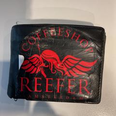 Lommebok Op naam van Leewens, som rapportert av Gemeente Amsterdam ved bruk av iLost