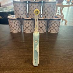 Cepillo de dientes eléctrico, ha sido reportado por Van der Valk Hotel Amsterdam-Amstel con iLost