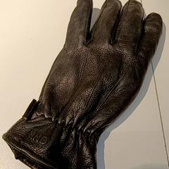 Kesztyű Leren links, amint azt IKEA Groningen az iLost segítségével jelentette.