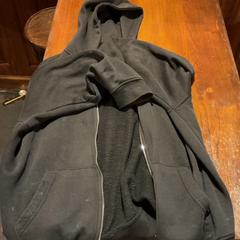 Gilet, a été signalé par Café Leentje utilisant iLost