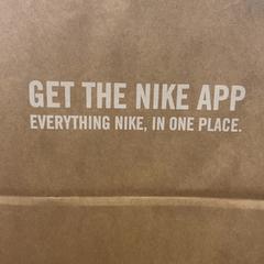 Purchase nike nik, rapporterat av Designer Outlet Roermond med iLost