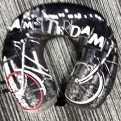 목베개 zwart, iLost를 사용하여 Arriva Vechtdallijnen에 보고됨