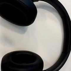 Headphones, as reported by Arriva Limburg Noord using iLost