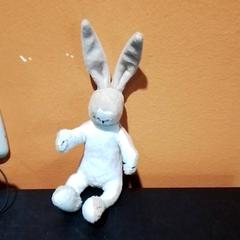 Xoguete de peluche, segundo informou Apenheul usando iLost