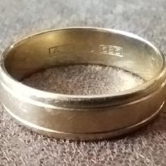 Gouden ring, jak bylo nahlášeno na iLost
