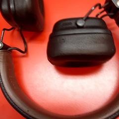 Slúchadlá, ako bolo nahlásené UvA REC pomocou iLost