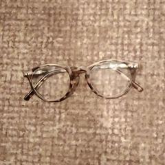 النظارات، كما تم الإبلاغ عنه بواسطة Van der Valk Hotel Apeldoorn - De Cantharel عبر iLost