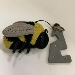 Mobile phone holder, as reported by IKEA鶴浜 using iLost