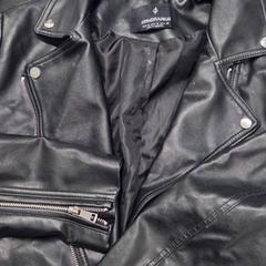 Bunda zwart leder, korte damesjas, ako bolo nahlásené Stad Hasselt pomocou iLost