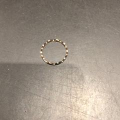 Bague Goudkleurig, a été signalé par Universiteit Gent - Faculteitsbibliotheek LW utilisant iLost