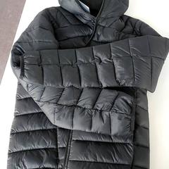 Kleding - Jas zwart, som rapportert av Regio Oost-Vlaanderen ved bruk av iLost