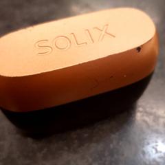 سماعات الأذن zwart/koperkleur، كما تم الإبلاغ عنه بواسطة Rotterdam The Hague Airport عبر iLost