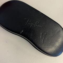 Pouzdro na brýle s brýlemi, jak nahlášeno GVB pomocí iLost