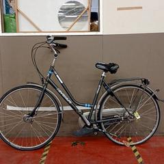 Bicikli Avenue Mat zwart, amint azt Fietsdepot Hasselt az iLost segítségével jelentette.